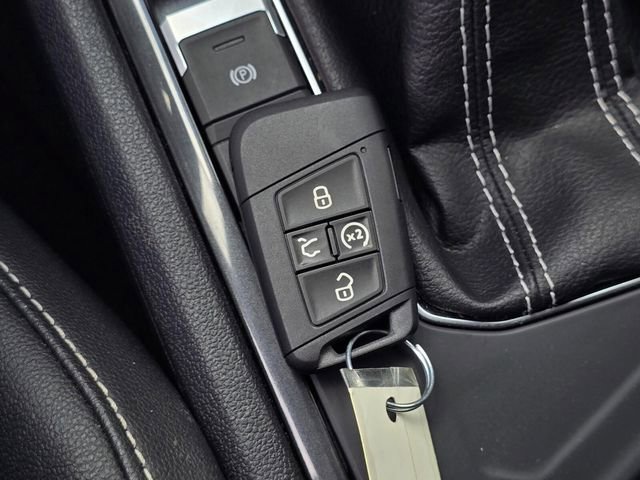 Used 2023 Volkswagen Tiguan SE image 33