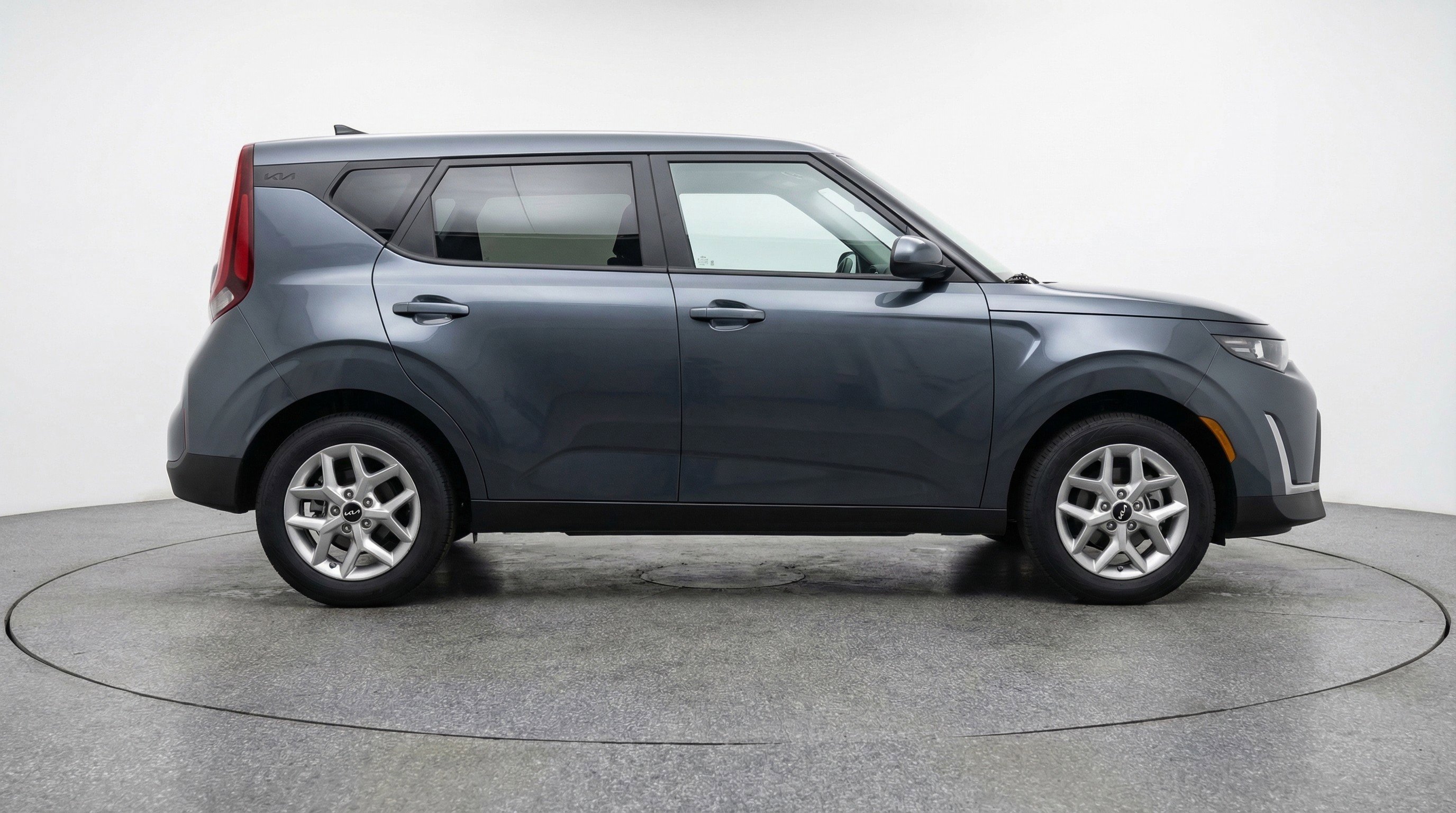 Used 2025 Kia Soul LX w/ LX Technology Package image 11