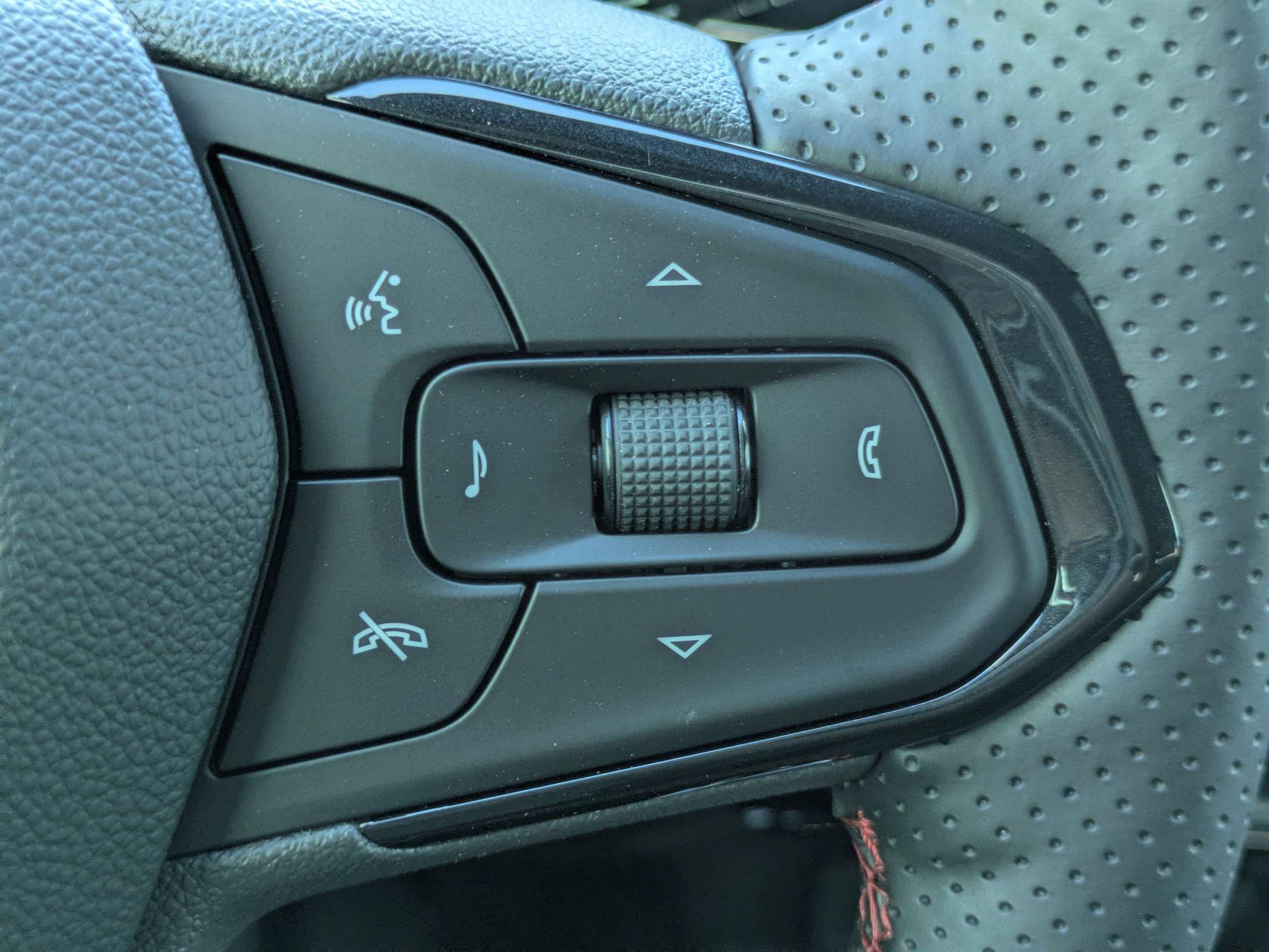 New 2026 Chevrolet Trax RS w/ Driver Confidence Package FWD image 17