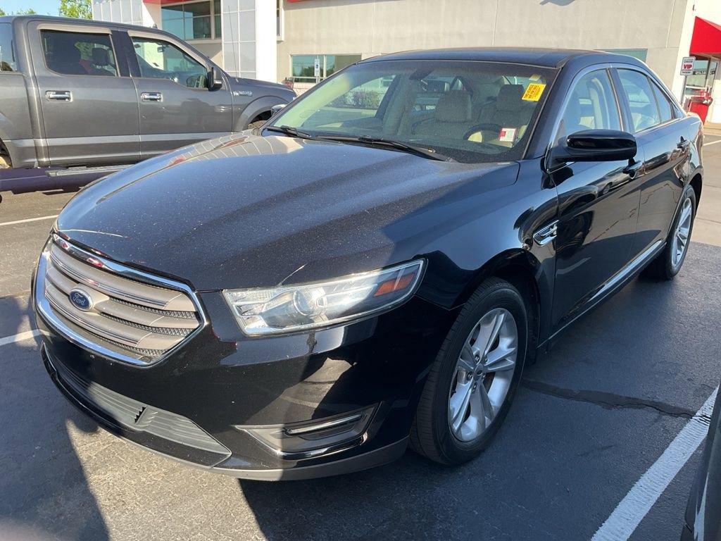 Used 2016 Ford Taurus SEL image 10