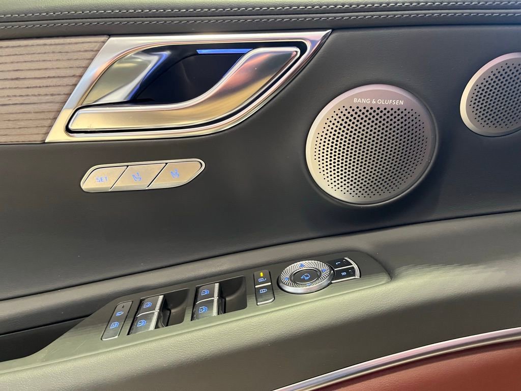 Used 2025 Genesis GV80 3.5T Prestige AWD/4WD image 17