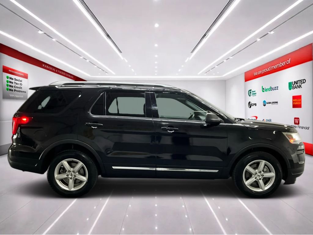 Used 2019 Ford Explorer XLT FWD image 8