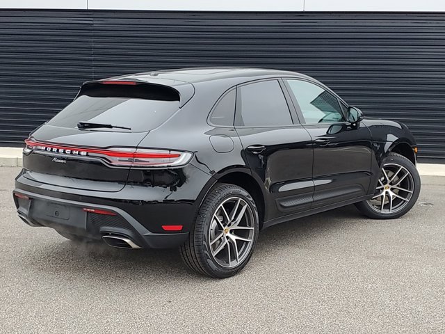 Used 2025 Porsche Macan image 7