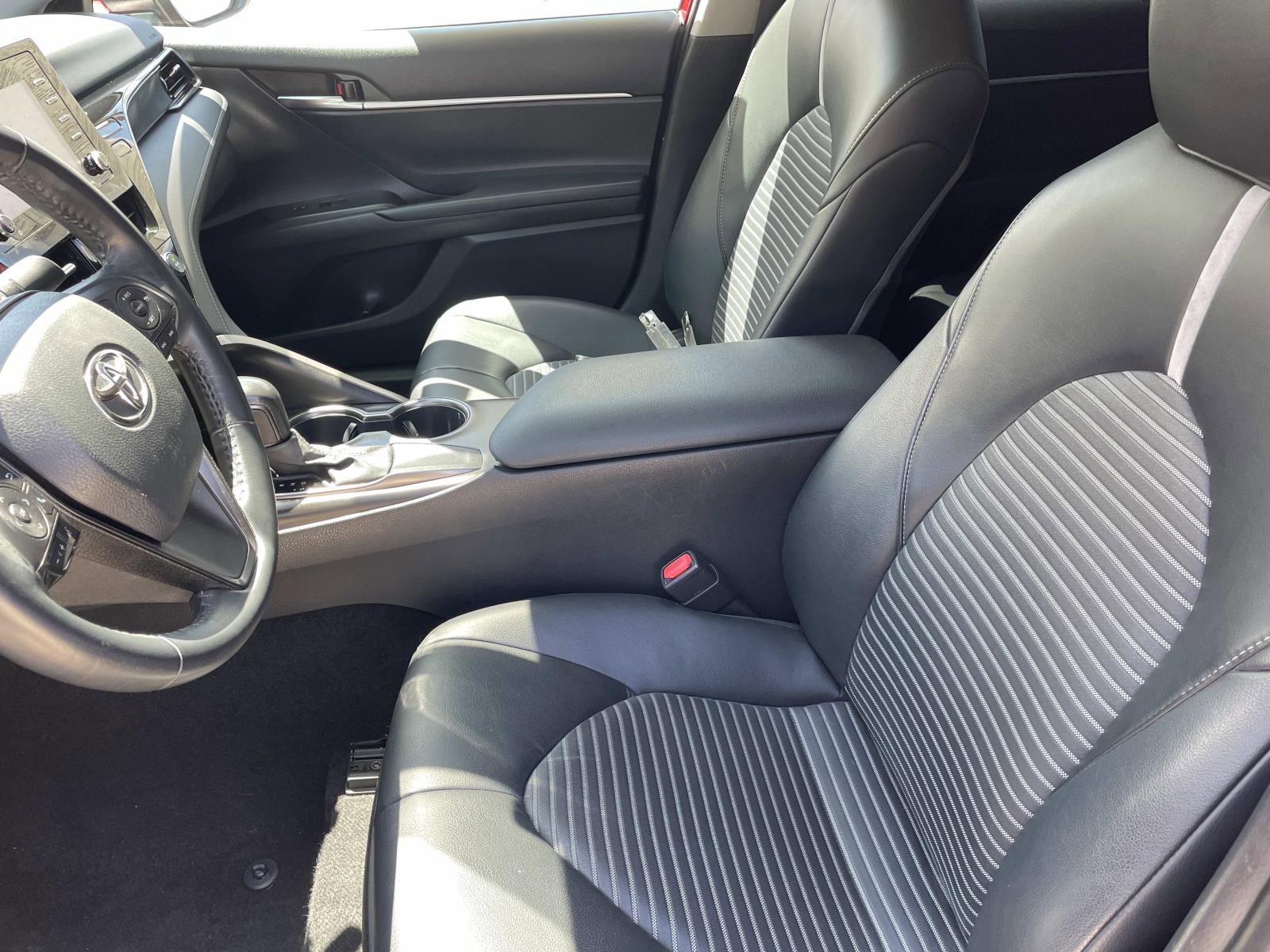 Used 2021 Toyota Camry SE FWD image 14