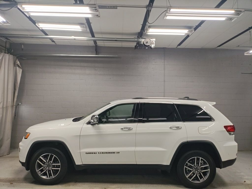 Used 2022 Jeep Grand Cherokee Limited image 16