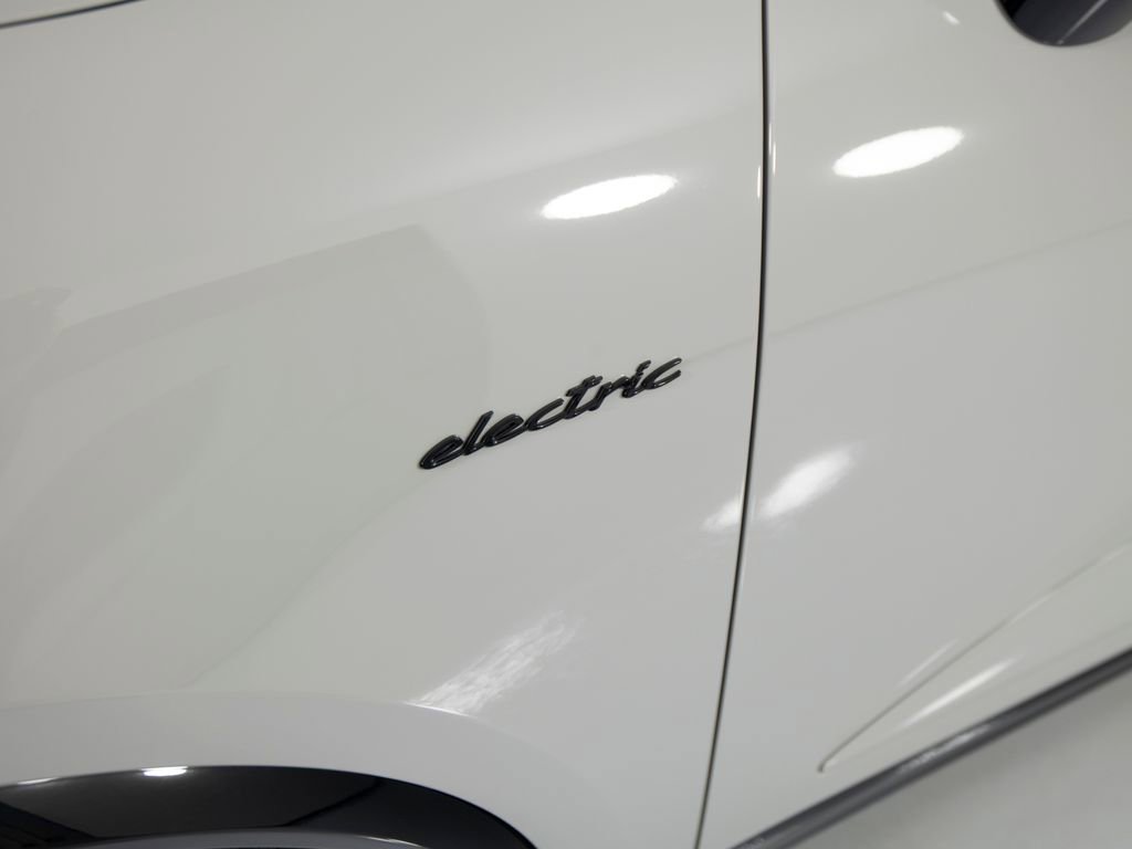 New 2026 Porsche Macan Turbo Electric image 41