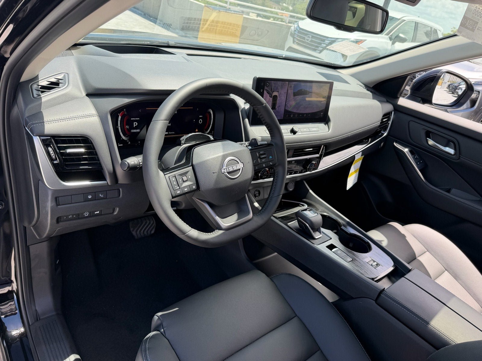 New 2025 Nissan Rogue SL w/ Tech Package FWD image 6