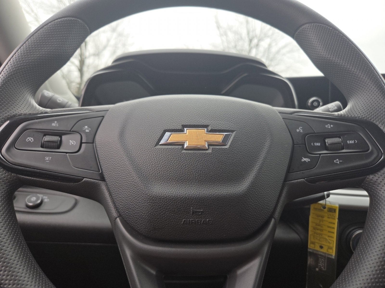 Used 2025 Chevrolet Trax LS w/ LS Convenience Package image 24