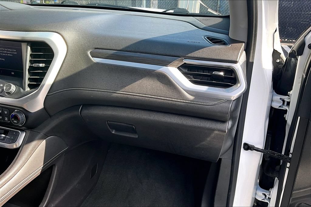 Used 2022 GMC Acadia SLT w/ Technology Package FWD image 26