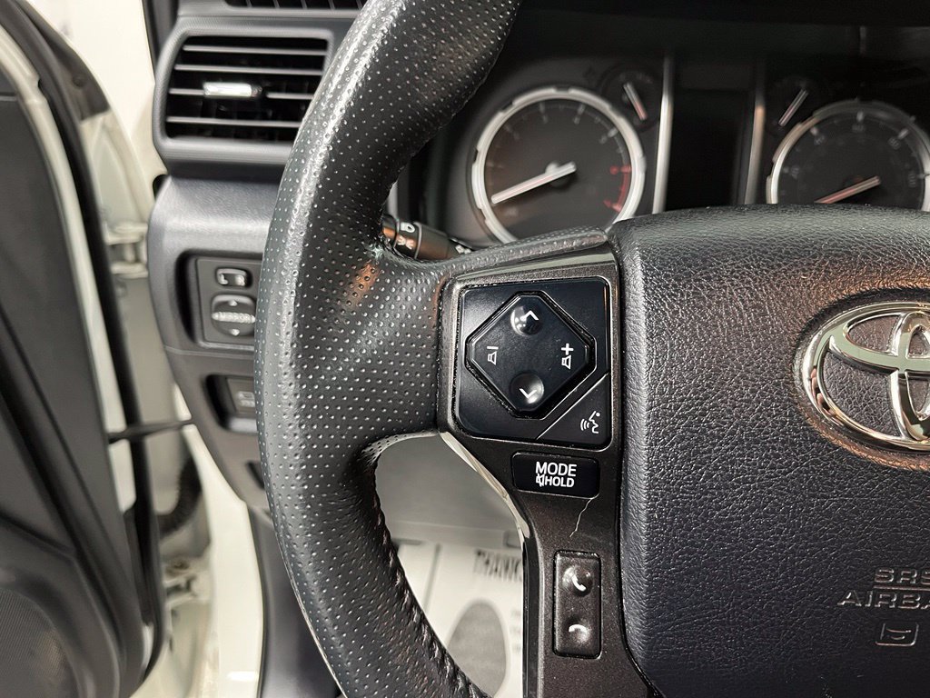 Used 2022 Toyota 4Runner TRD Off-Road Premium AWD/4WD image 30
