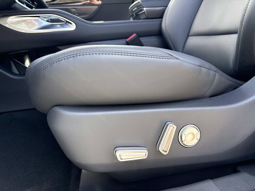 New 2026 Lincoln Nautilus Premier w/ Equipment Group 102A image 20