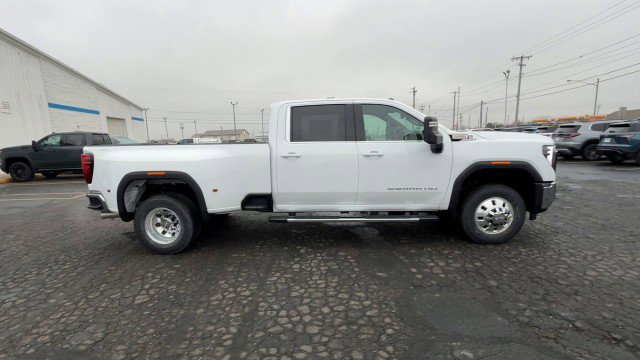 New 2026 GMC Sierra 3500 SLE image 9