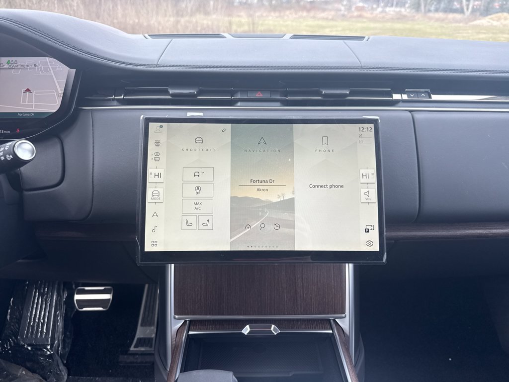 New 2026 Land Rover Range Rover Long Wheelbase SE AWD/4WD image 23