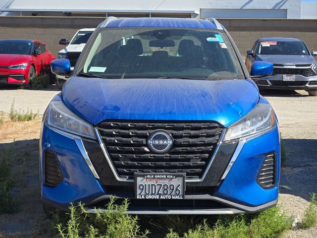 Used 2024 Nissan Kicks SV FWD image 2
