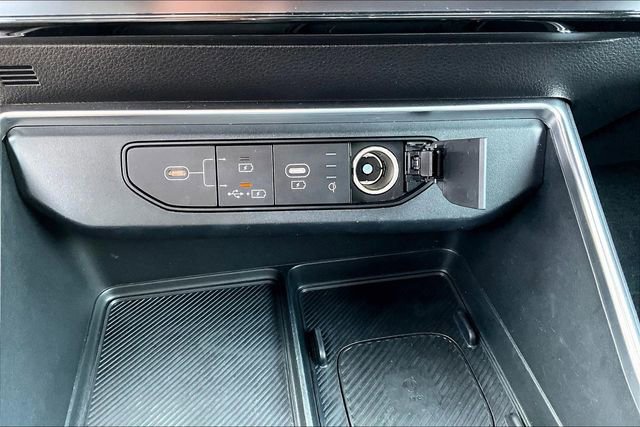 Certified 2025 Kia Carnival SX Prestige image 16