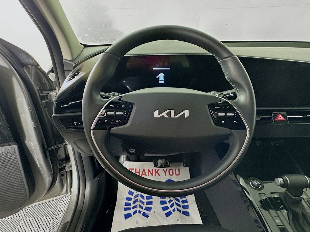 Used 2023 Kia Niro EX image 16