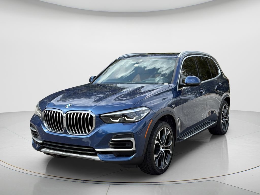 Used 2022 BMW X5 sDrive40i w/ Premium Package image 1