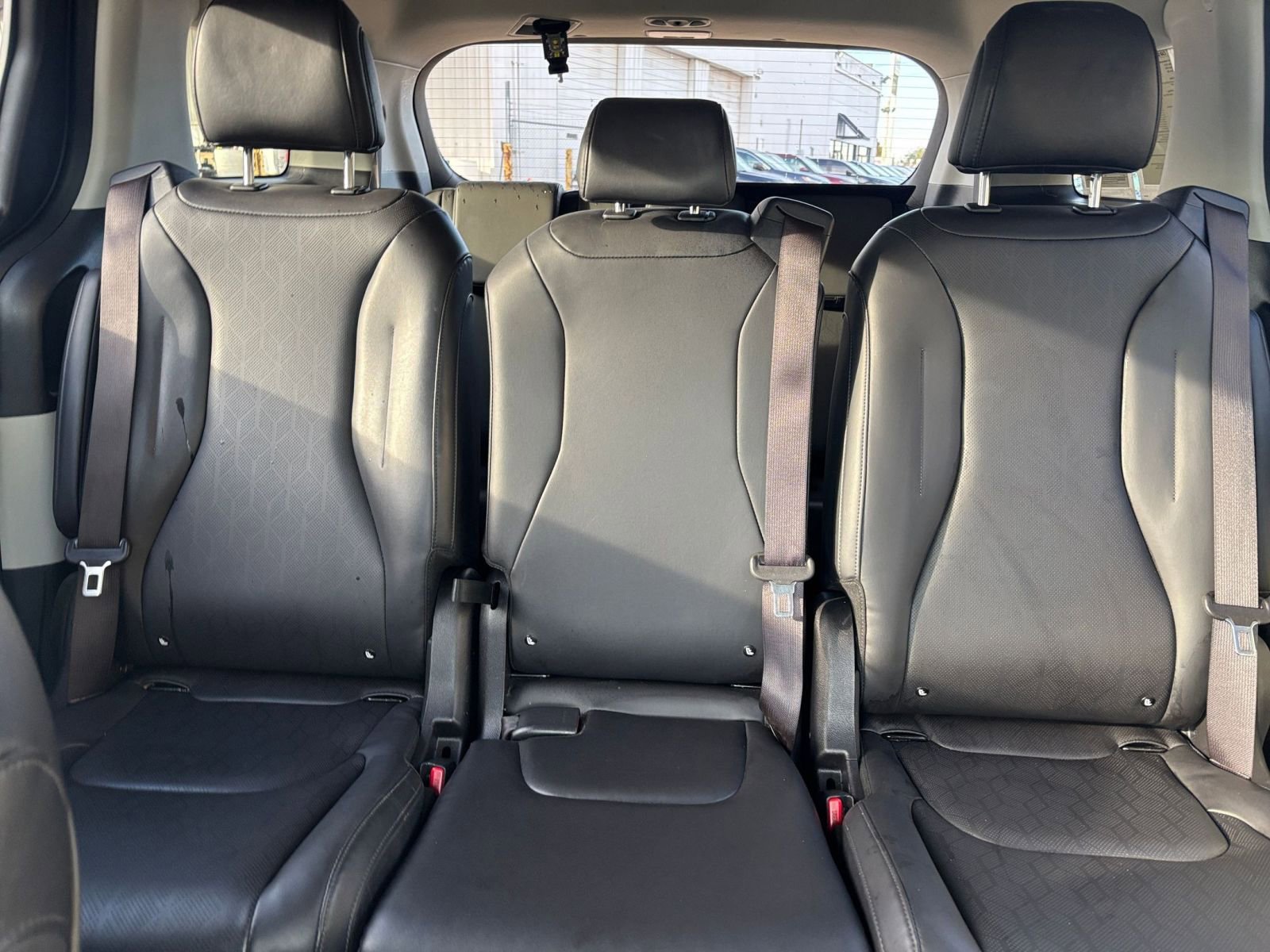 Used 2024 Kia Carnival LX image 39