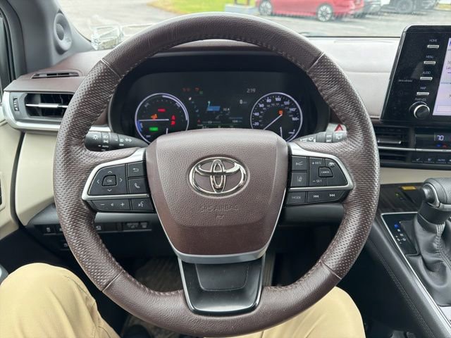 Used 2022 Toyota Sienna Platinum image 27