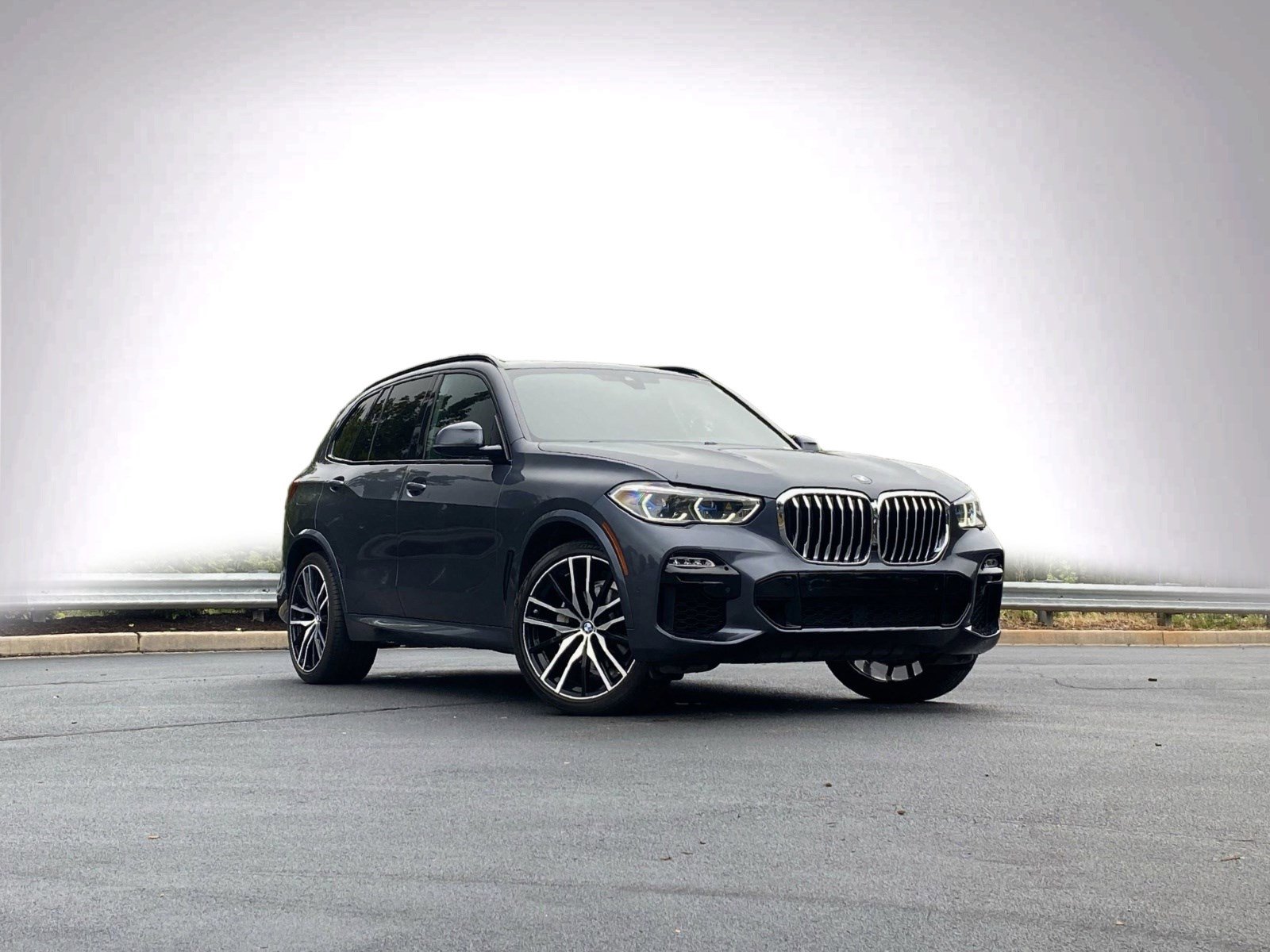Used 2019 BMW X5 xDrive40i w/ M Sport Package AWD/4WD image 2