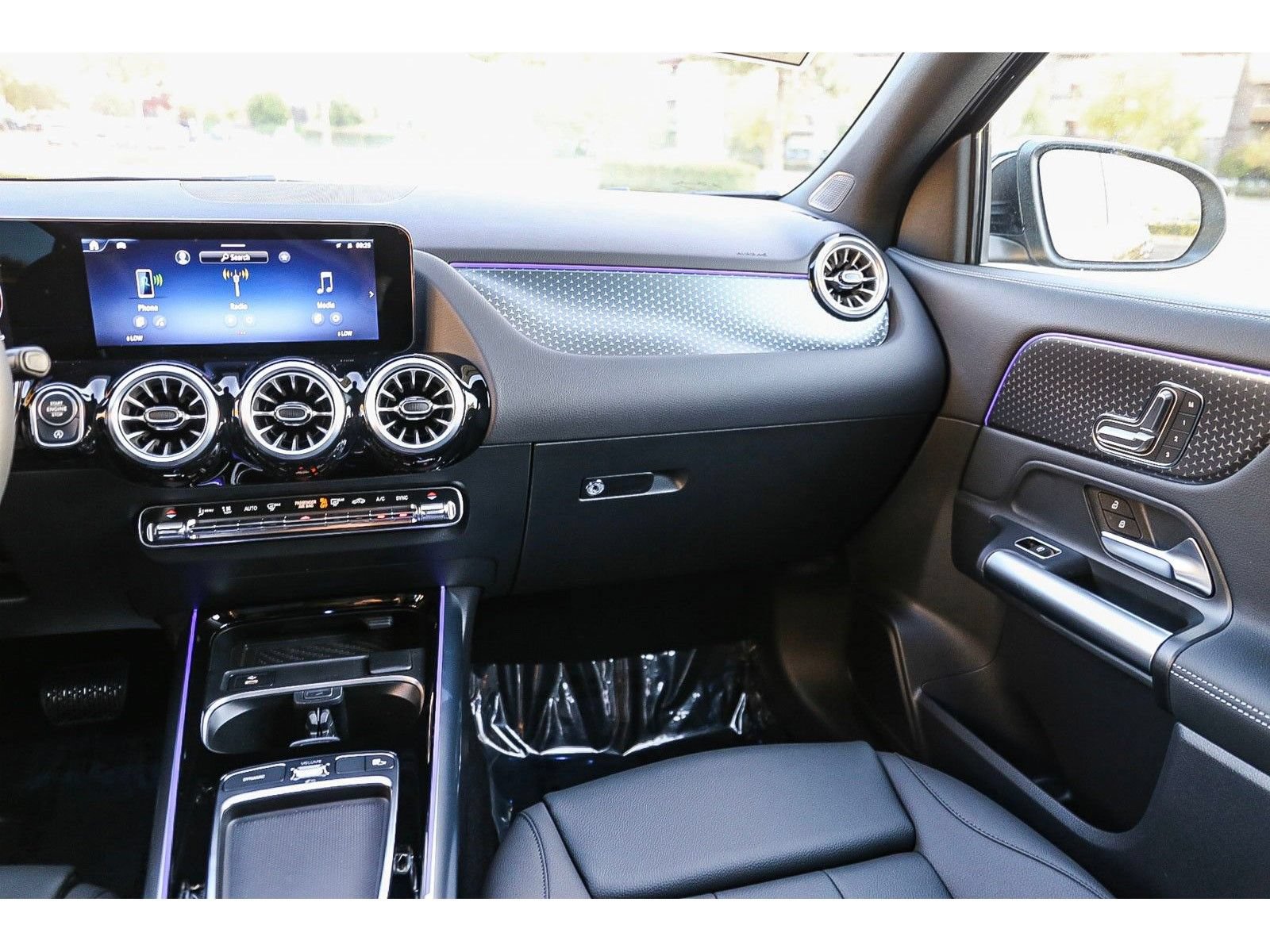 Used 2025 Mercedes-Benz GLA 250 4MATIC image 18
