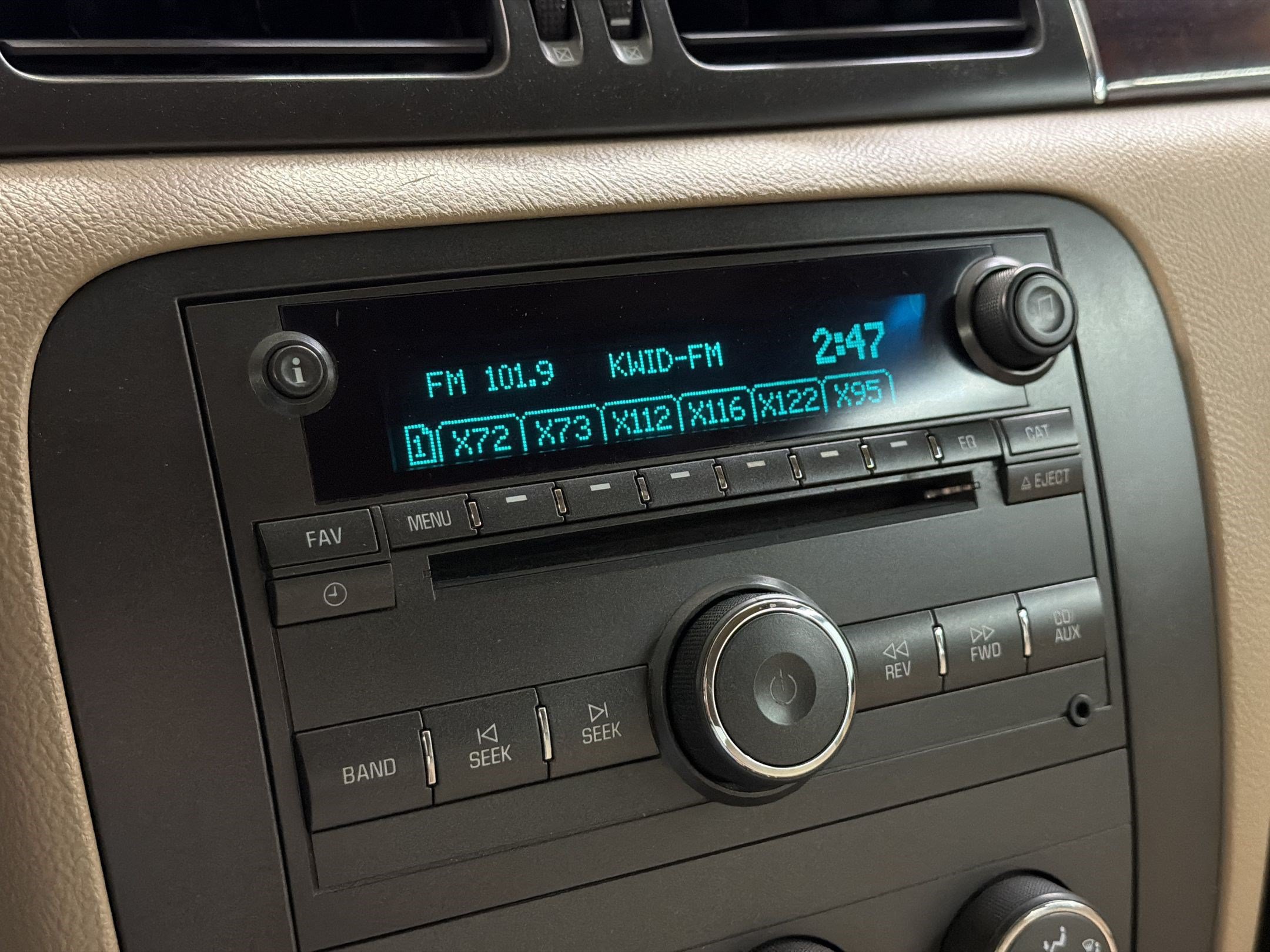 Used 2011 Buick Lucerne CX FWD image 17