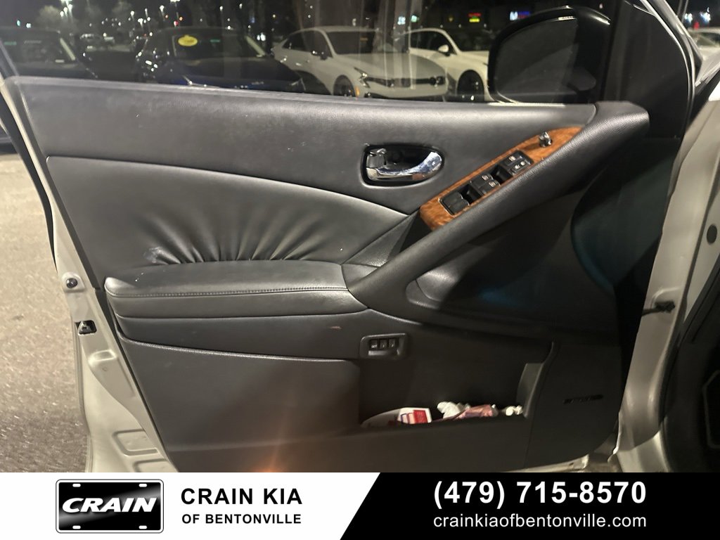 Used 2010 Nissan Murano LE w/ Navigation Pkg image 13