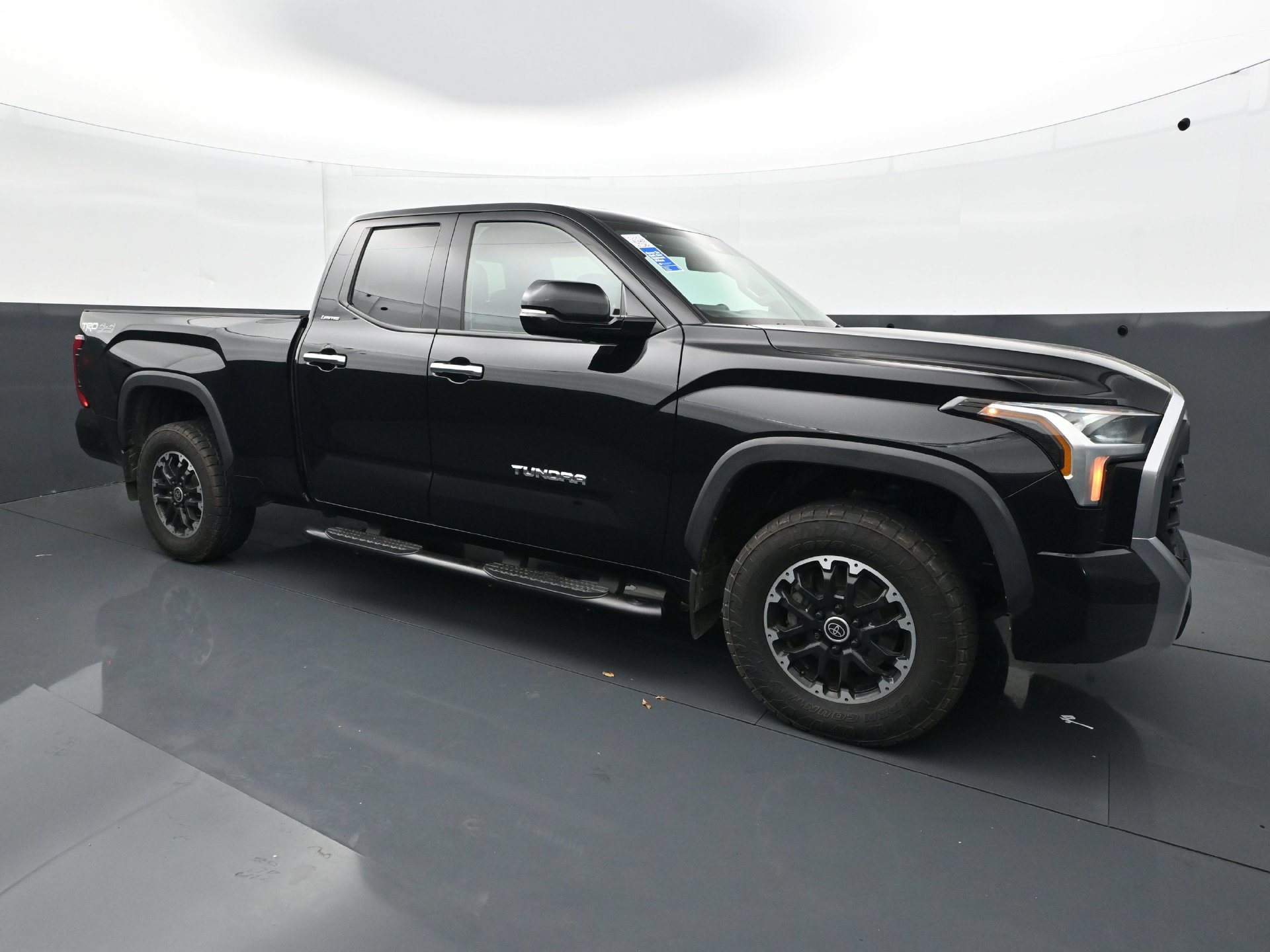 Used 2022 Toyota Tundra Limited AWD/4WD image 9