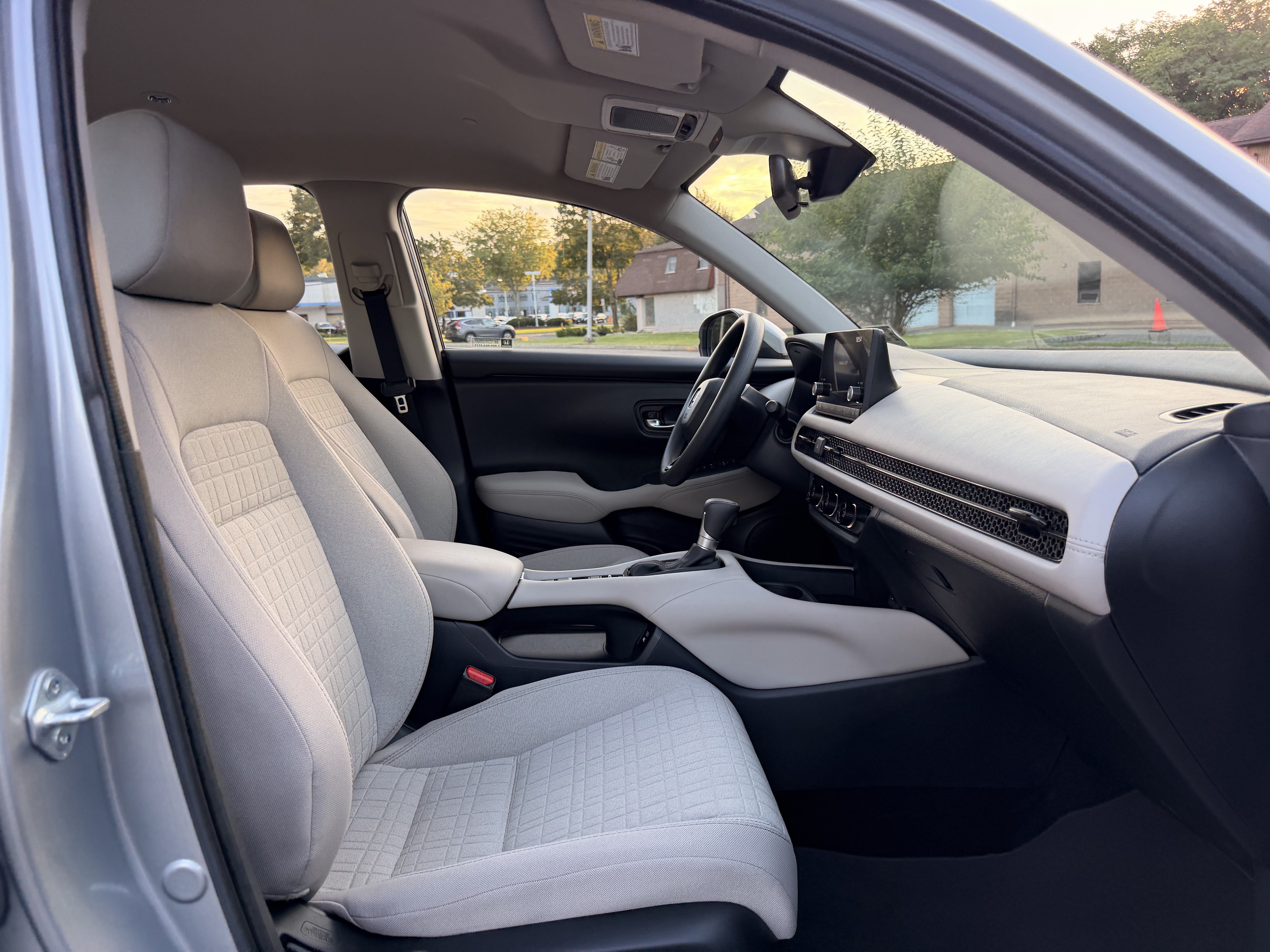 Used 2025 Honda HR-V LX image 15