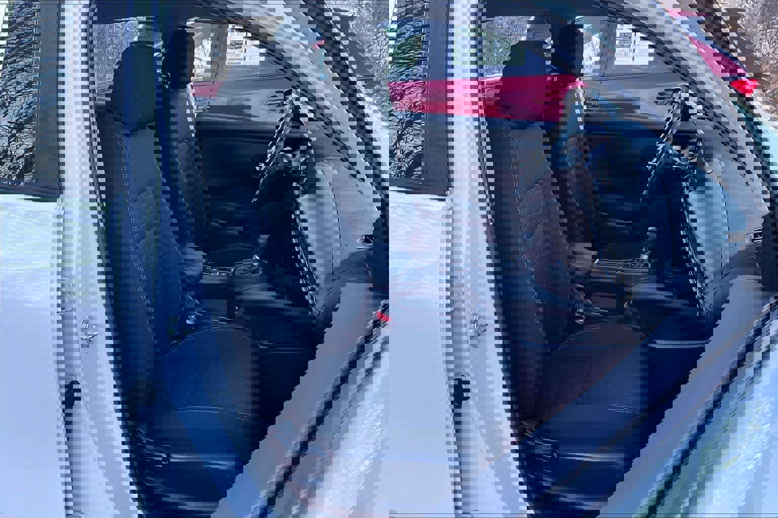 Used 2023 Honda HR-V LX image 8