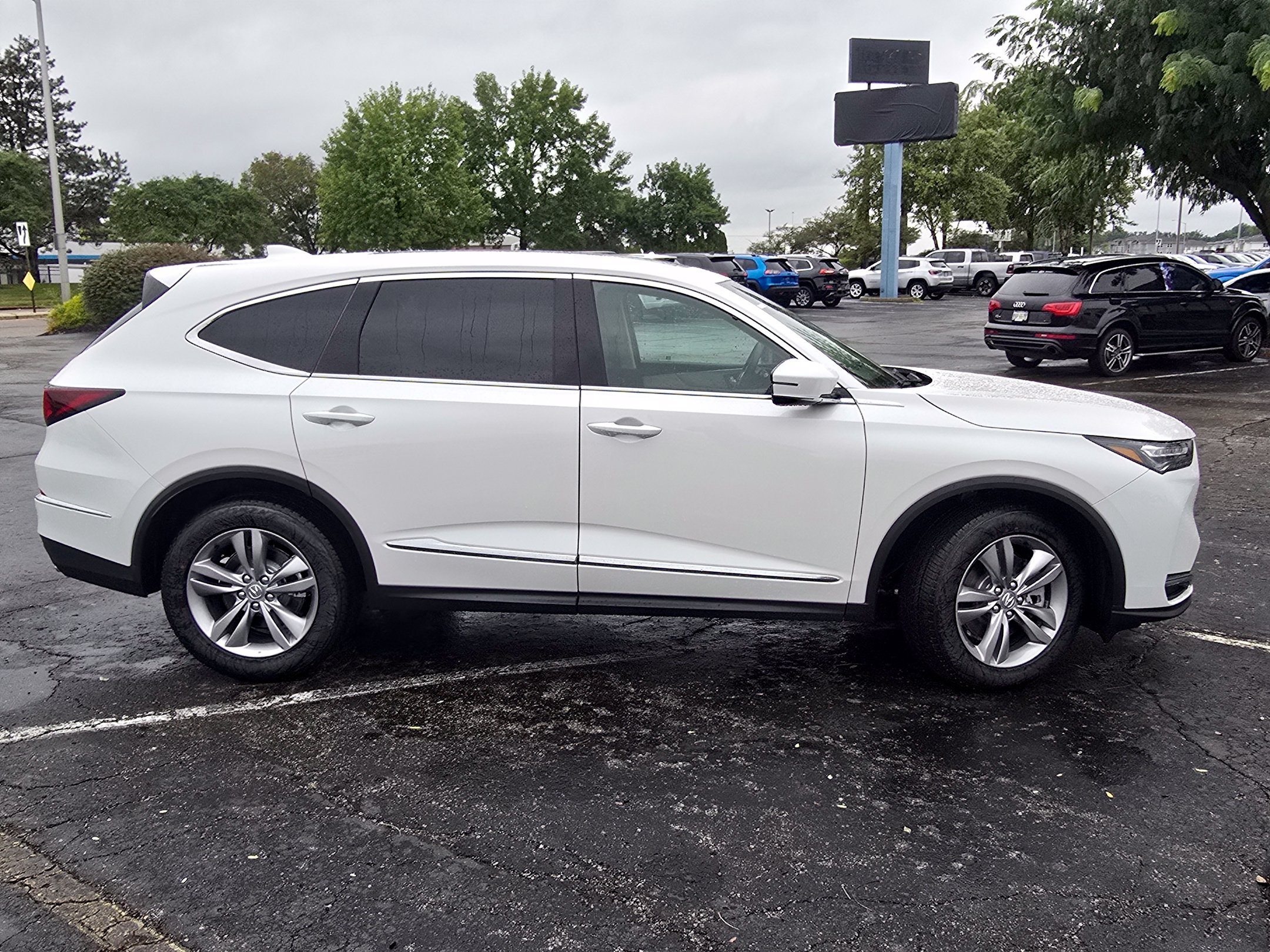 New 2026 Acura MDX SH-AWD image 3