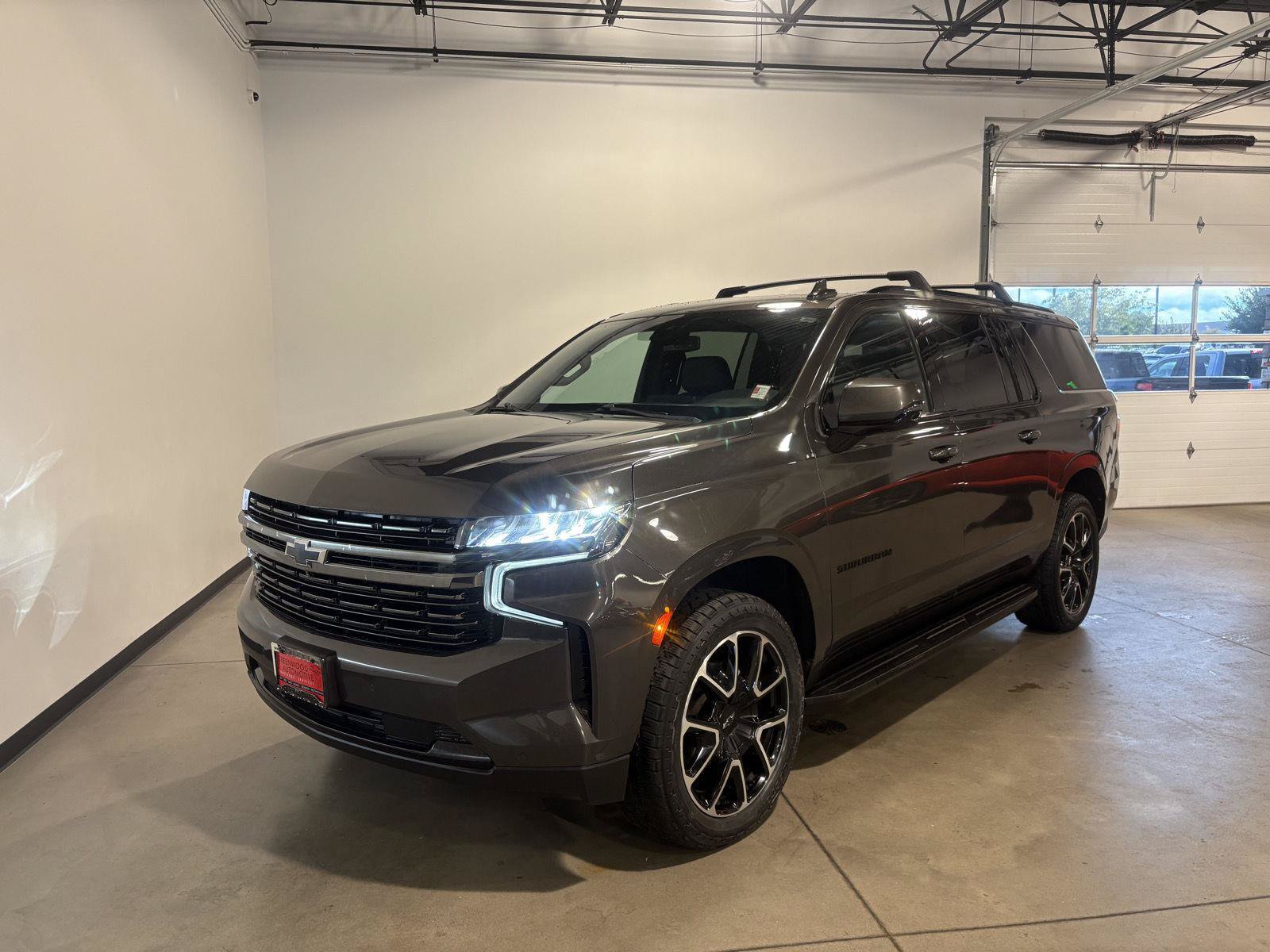 Used 2021 Chevrolet Suburban RST w/ Luxury Package AWD/4WD image 11