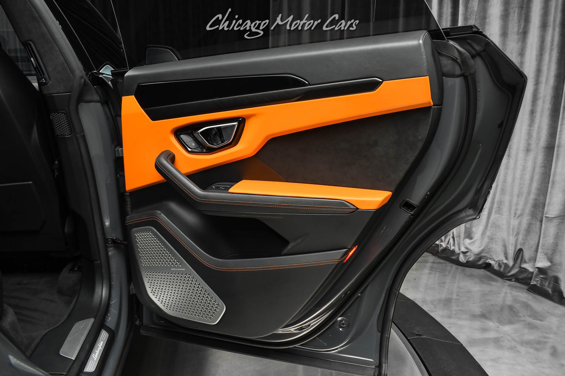 Used 2021 Lamborghini Urus AWD/4WD image 37