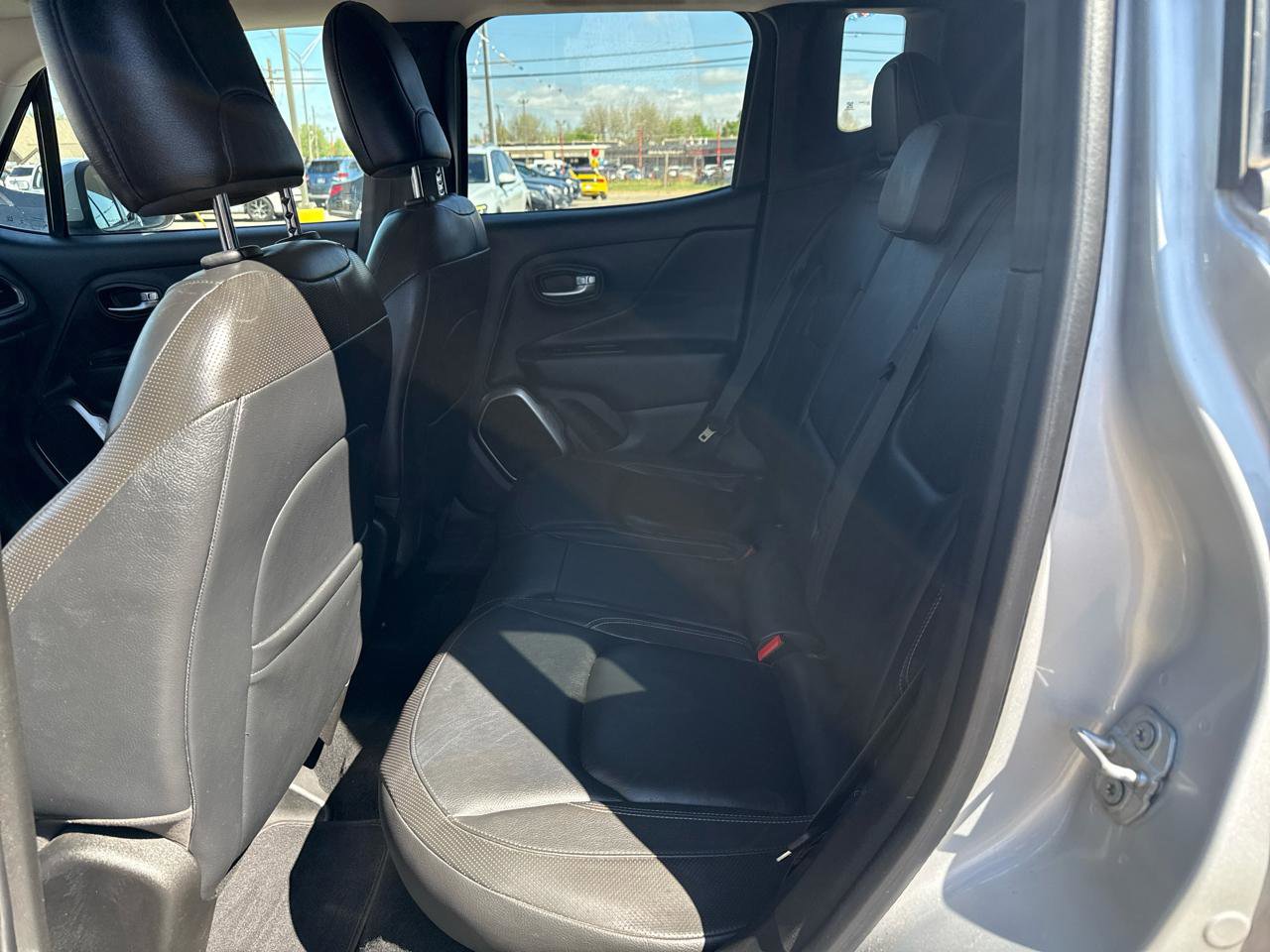 Used 2018 Jeep Renegade Limited w/ UConnect 8.4 Nav Group AWD/4WD image 13