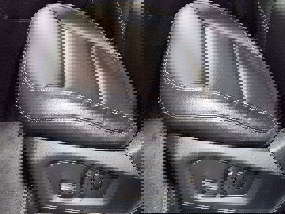 Used 2021 Ford Explorer XLT w/ Equipment Group 202A image 45