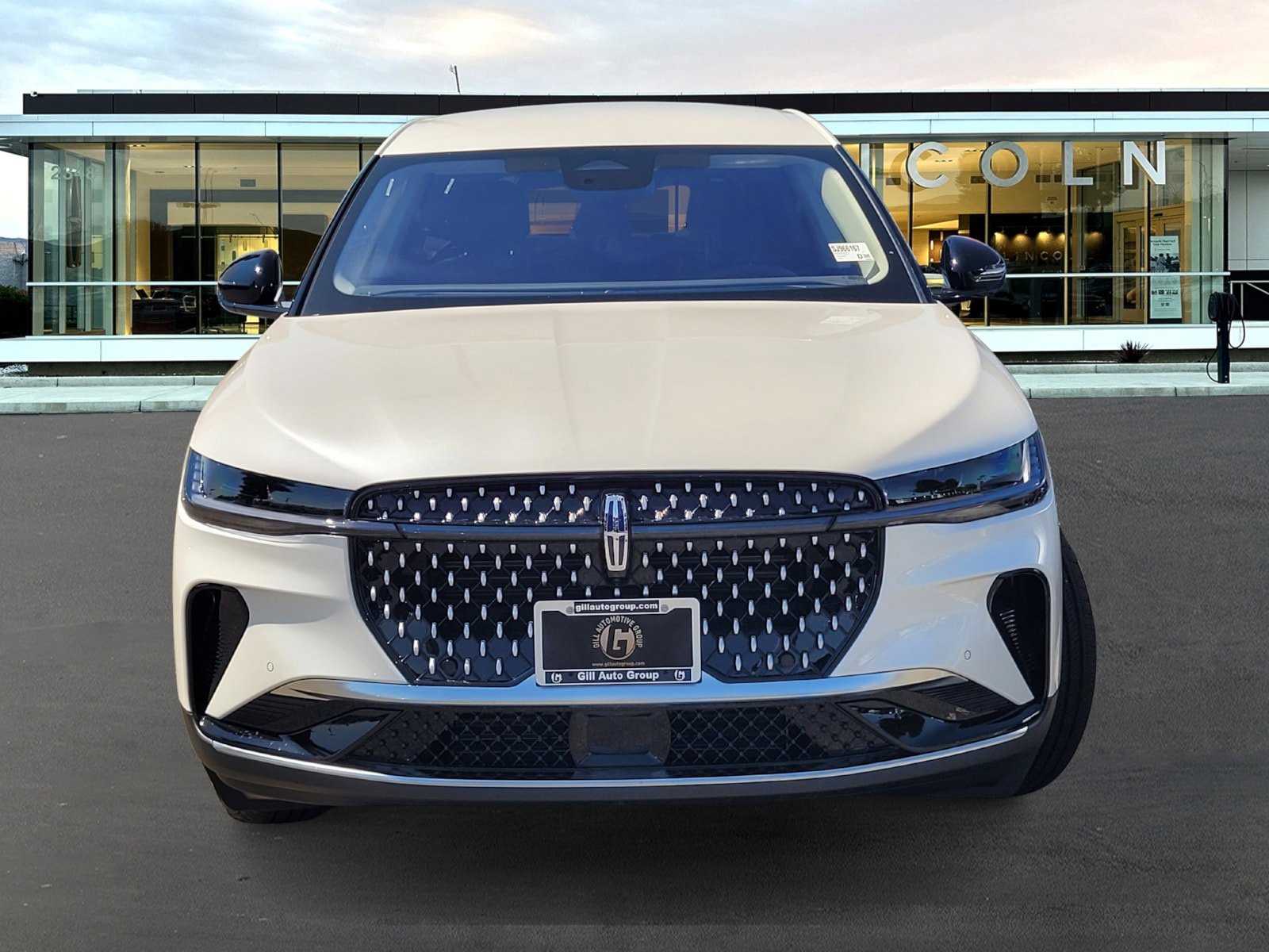 New 2025 Lincoln Nautilus Premier image 2