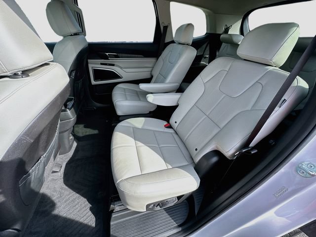 Used 2025 Kia Telluride EX w/ EX Captain's Chair Package AWD/4WD image 25