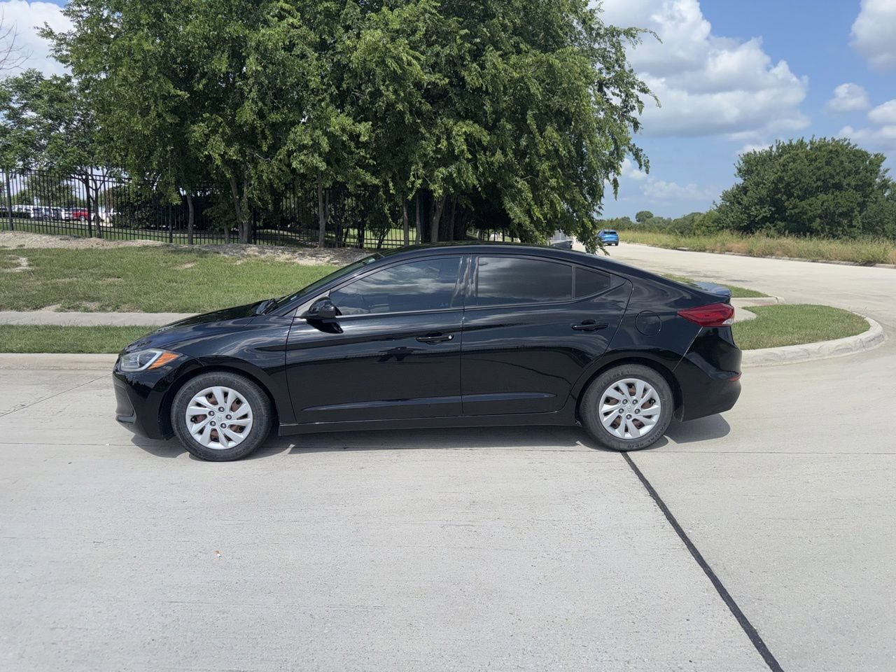 Used 2018 Hyundai Elantra SE w/ SE Connectivity Package 04 FWD video 1