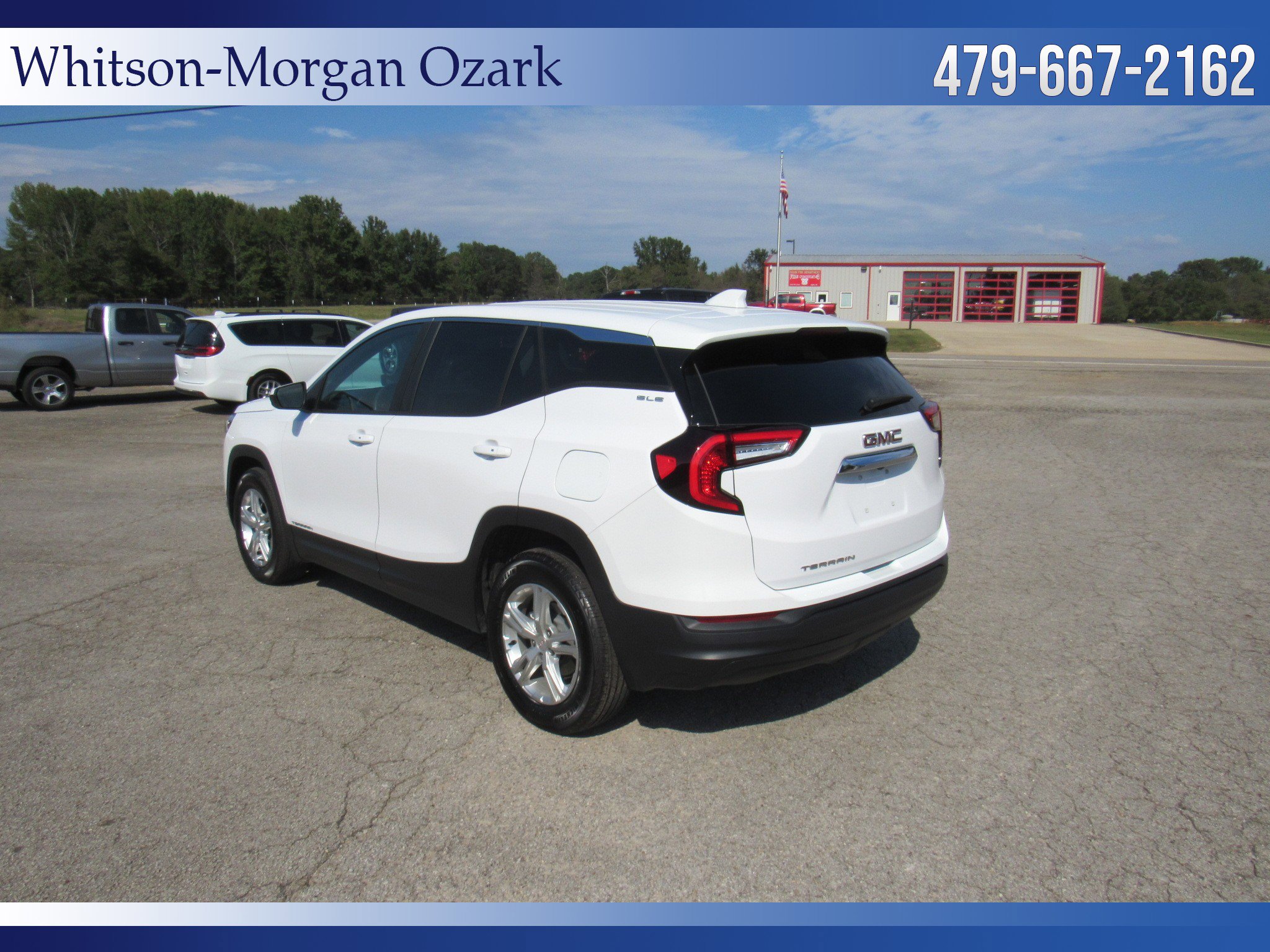 Used 2024 GMC Terrain SLE image 9