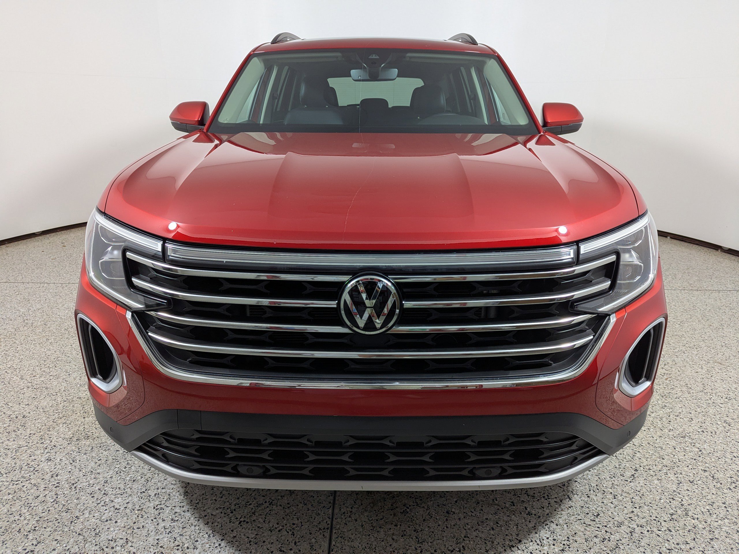 Used 2024 Volkswagen Atlas SE FWD image 2