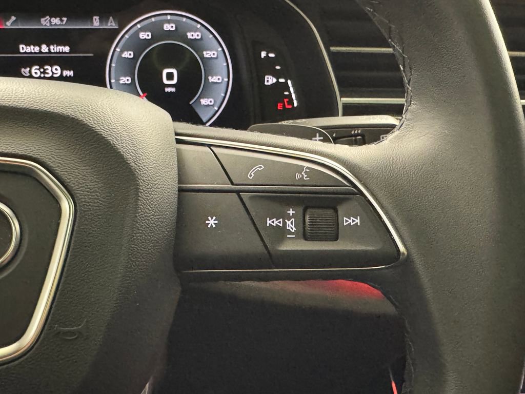 Used 2022 Audi Q8 Premium Plus image 24