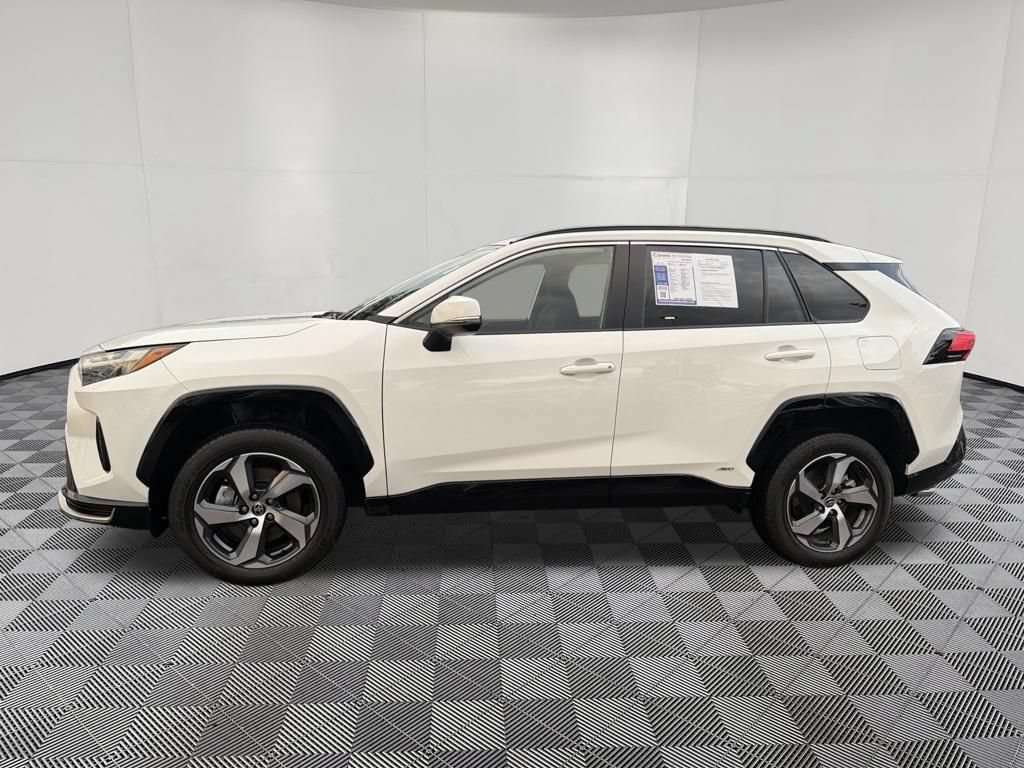 Used 2025 Toyota RAV4 SE AWD/4WD image 4