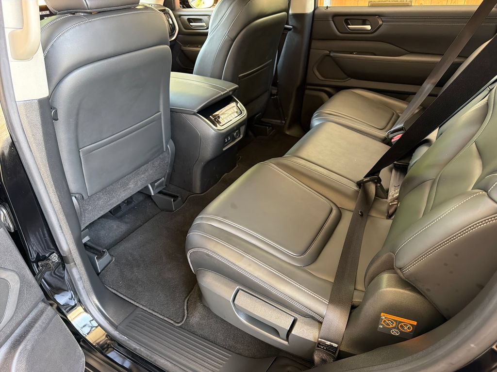 Used 2025 Nissan Armada SV AWD/4WD image 29