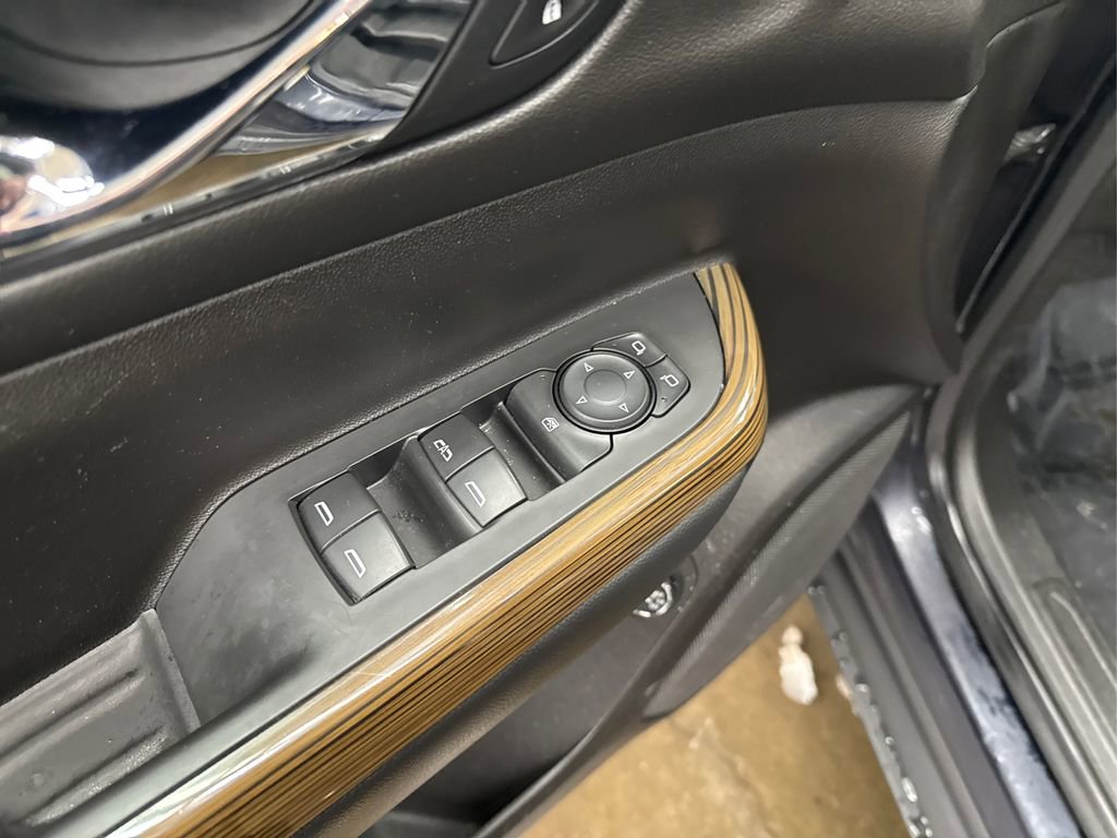 Used 2021 GMC Acadia SLE w/ Driver Convenience Package image 35