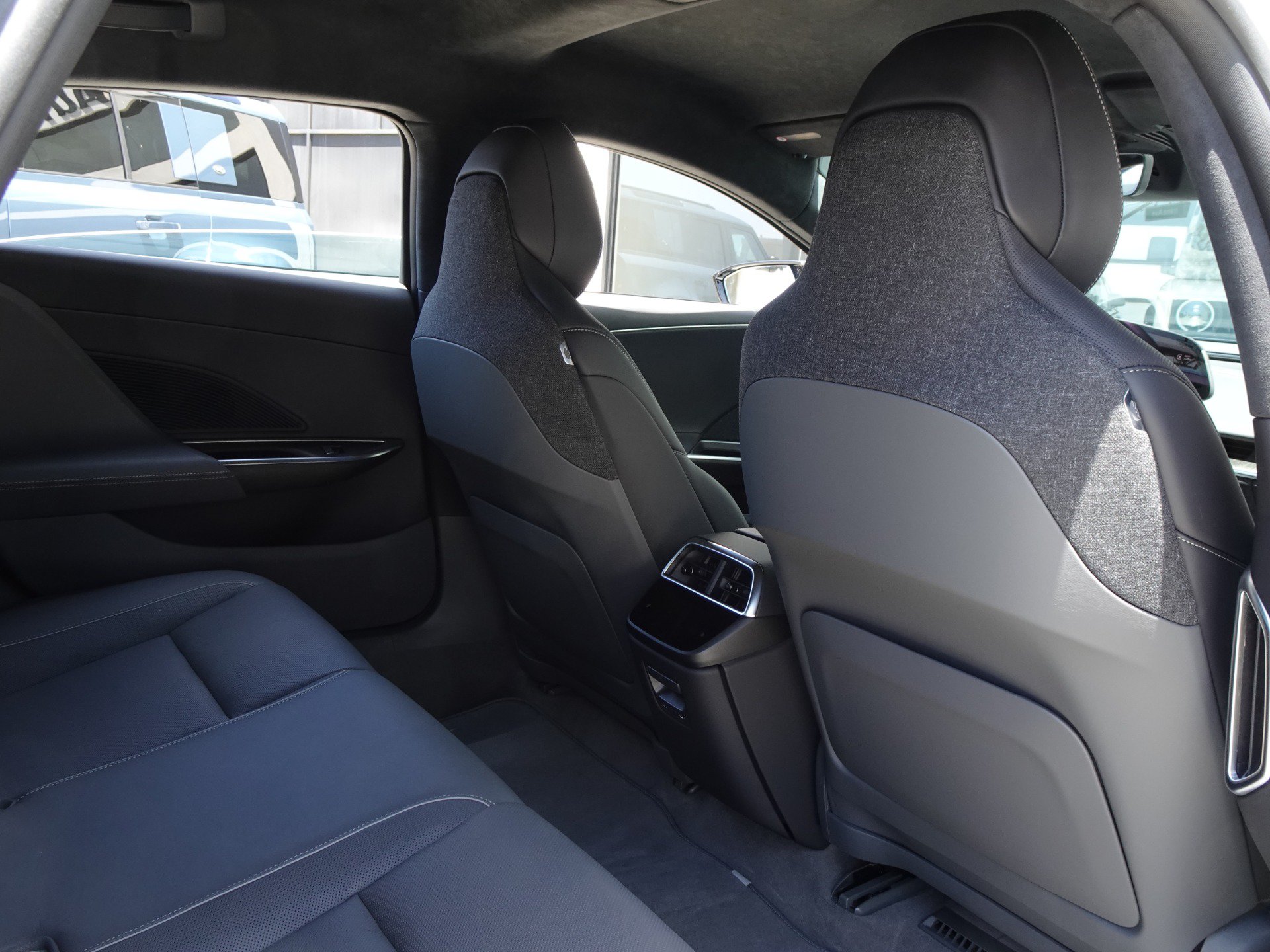 Used 2024 Lucid Air Touring AWD/4WD image 22