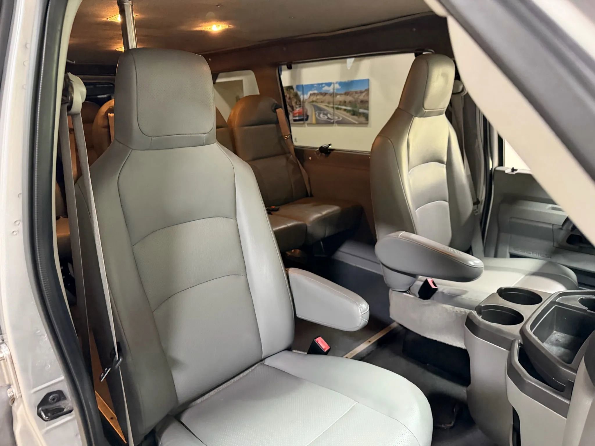 Used 2014 Ford E-250 and Econoline 250 w/ Power Group image 37