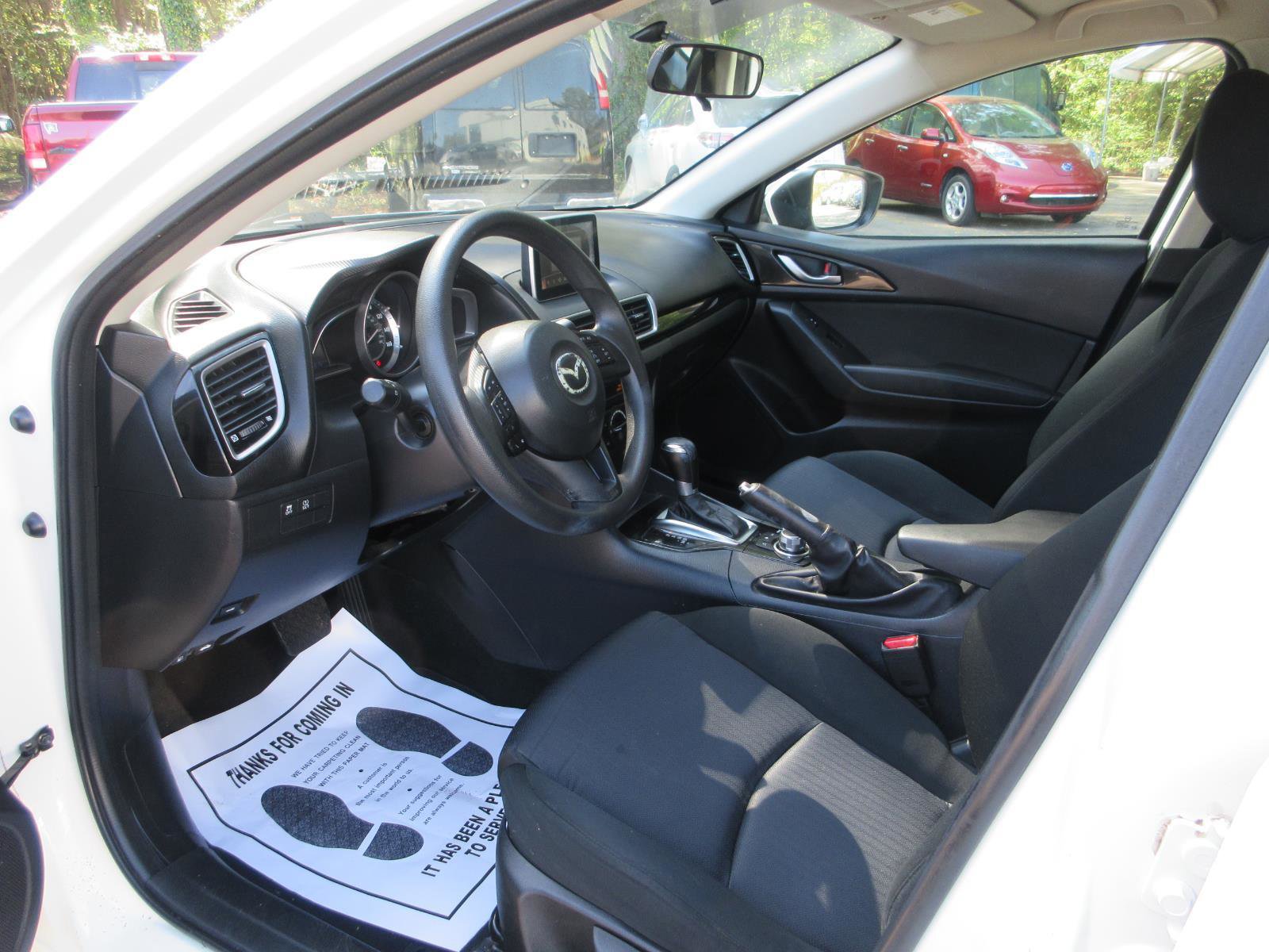 Used 2015 MAZDA MAZDA3 i Sport FWD image 9