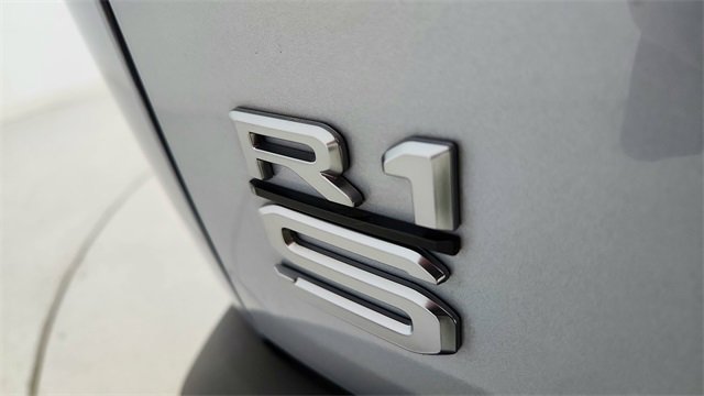 Used 2025 Rivian R1S Adventure image 18