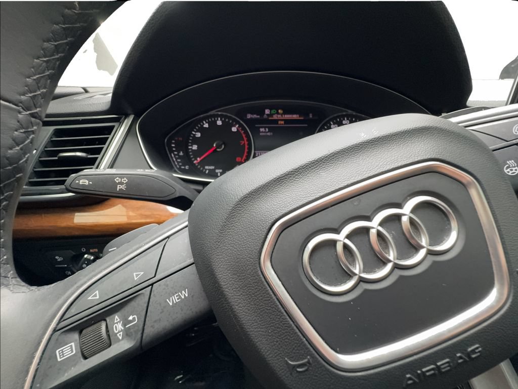 Used 2023 Audi Q5 2.0T Premium w/ Convenience Package AWD/4WD image 43