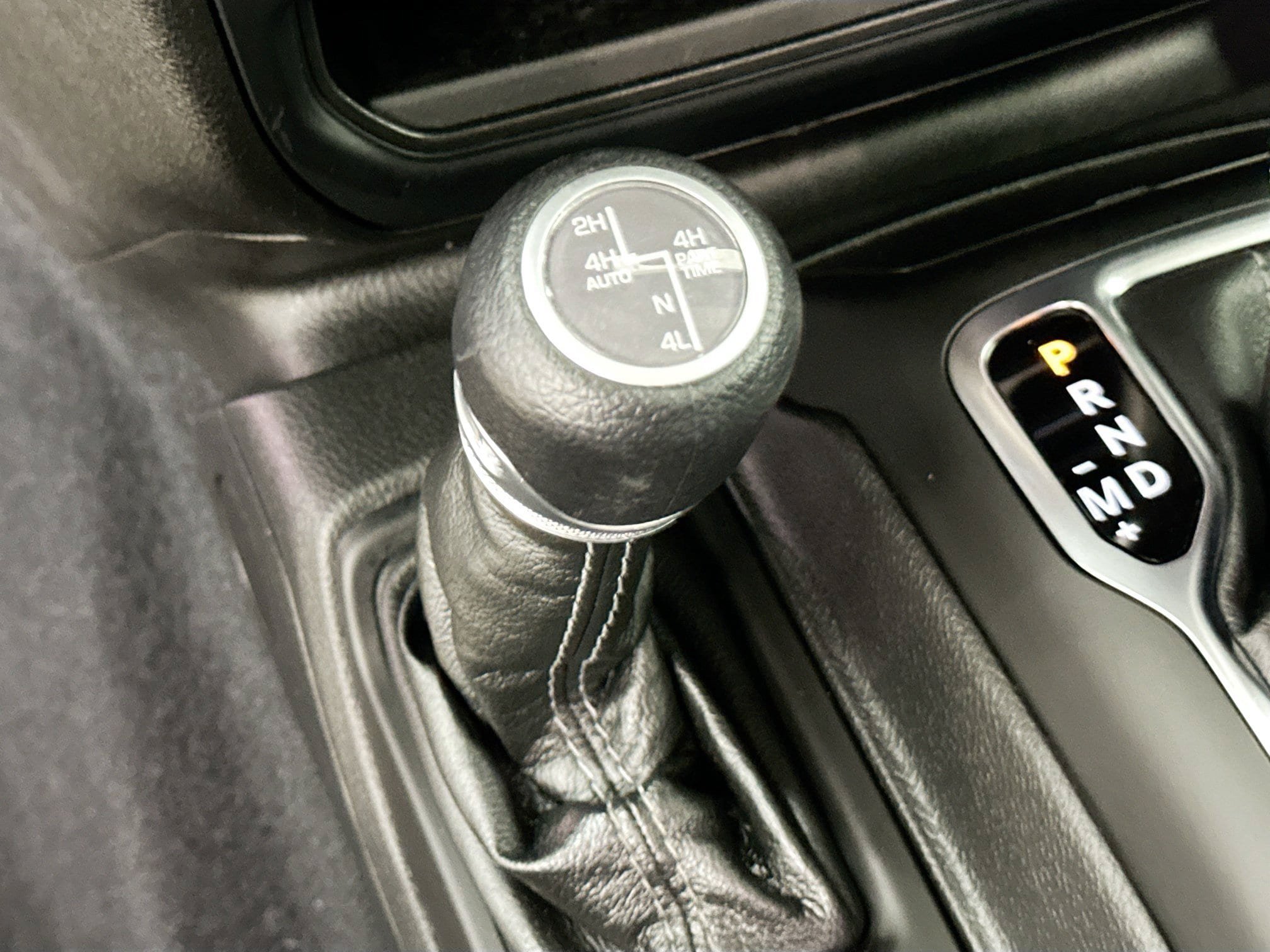 Used 2024 Jeep Wrangler Unlimited w/ Convenience Group AWD/4WD image 22